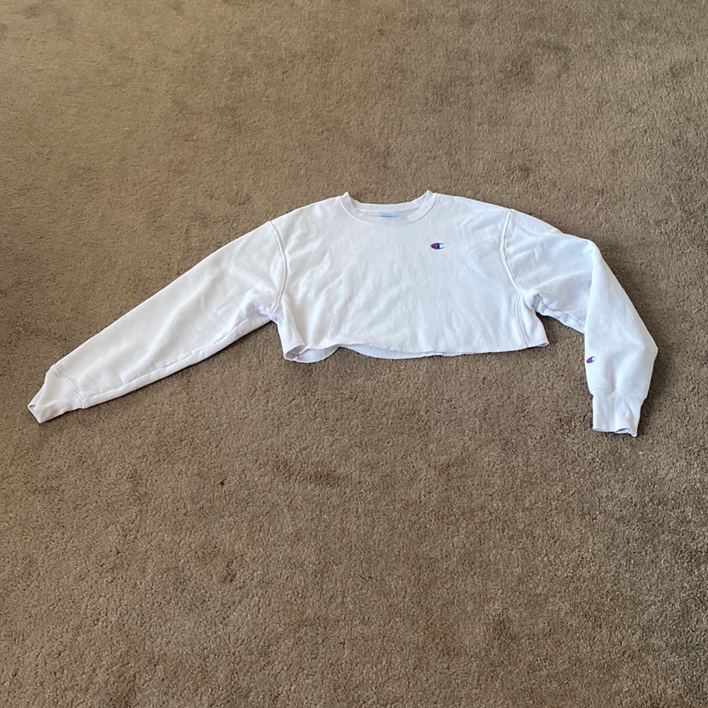 NWOT Cropped Champion crew neck sweatshirt pullover